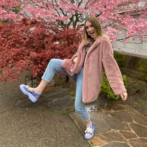 Meet your Posher, Abigail